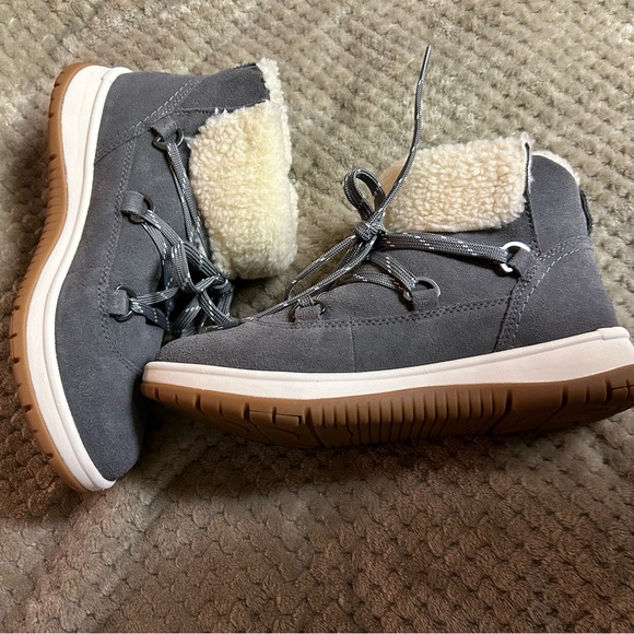 UGG Lakesider Heritage Waterproof Bootie - Picture 2 of 6